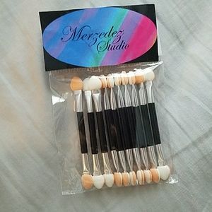 🔔free w purch🔔Double ended Eyeshadow Applicators